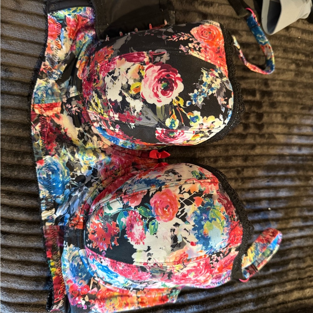 Lot of 10 bras 32G
